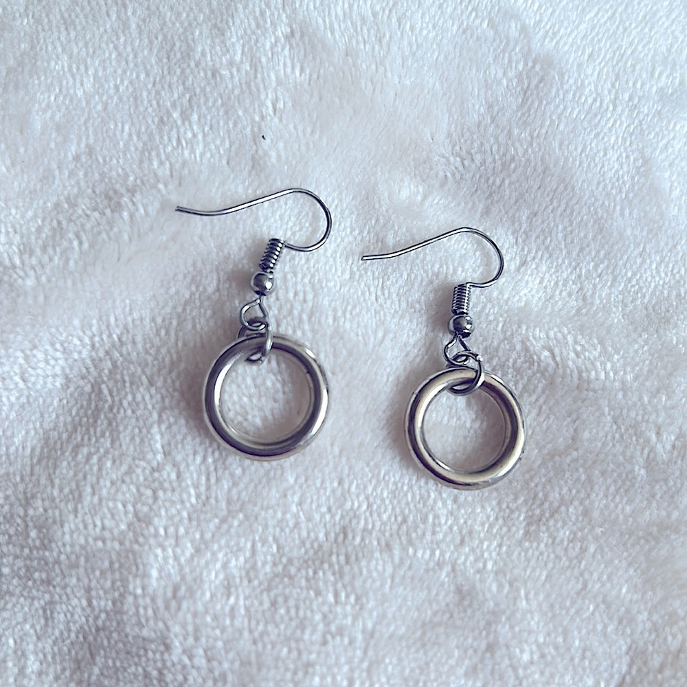 Silver ring earrings - Picture 2 of 2
